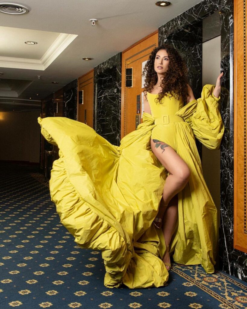 Cemre Melis Cinar Feet