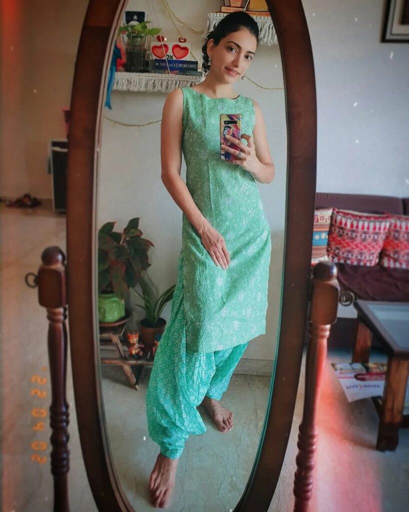 Vaibhavi Upadhyay Feet