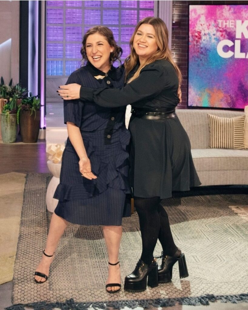 Mayim Bialik Feet