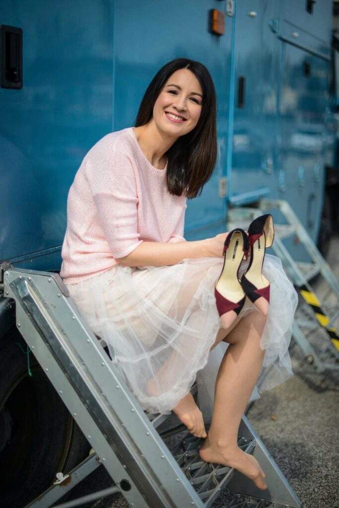 Ang La Gal N Feet