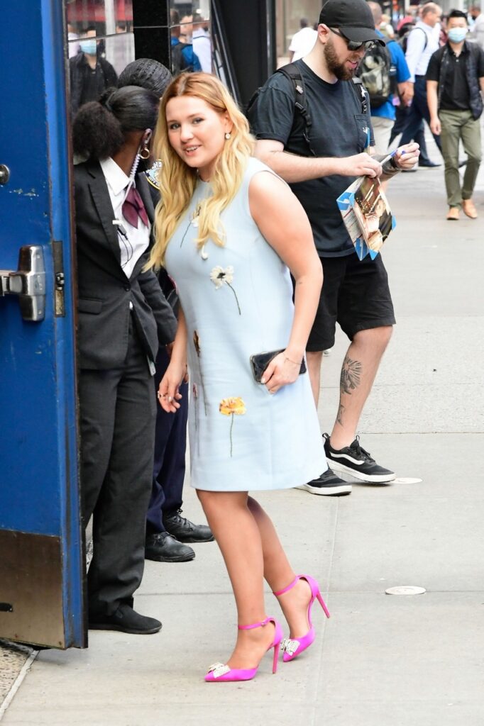 Abigail Breslin Feet