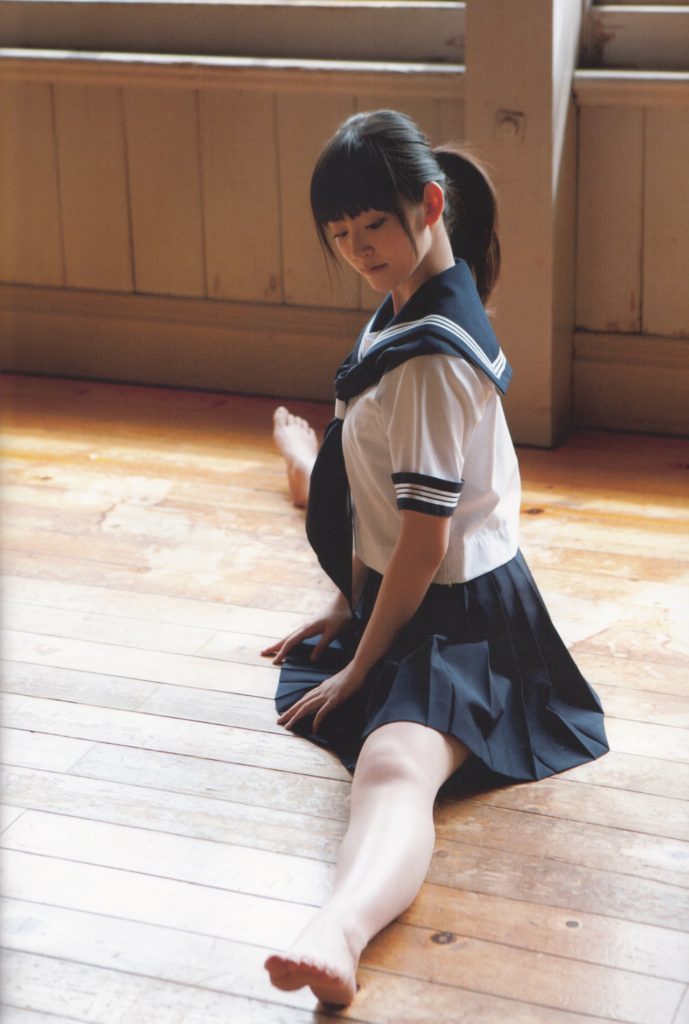 Airi Suzuki Feet