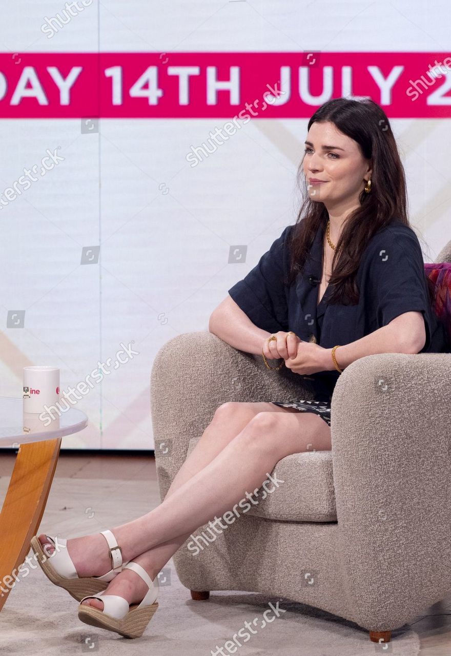 Aisling Bea Feet