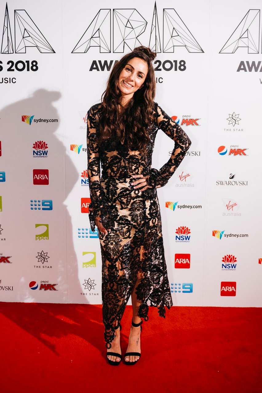 Amy Shark Feet