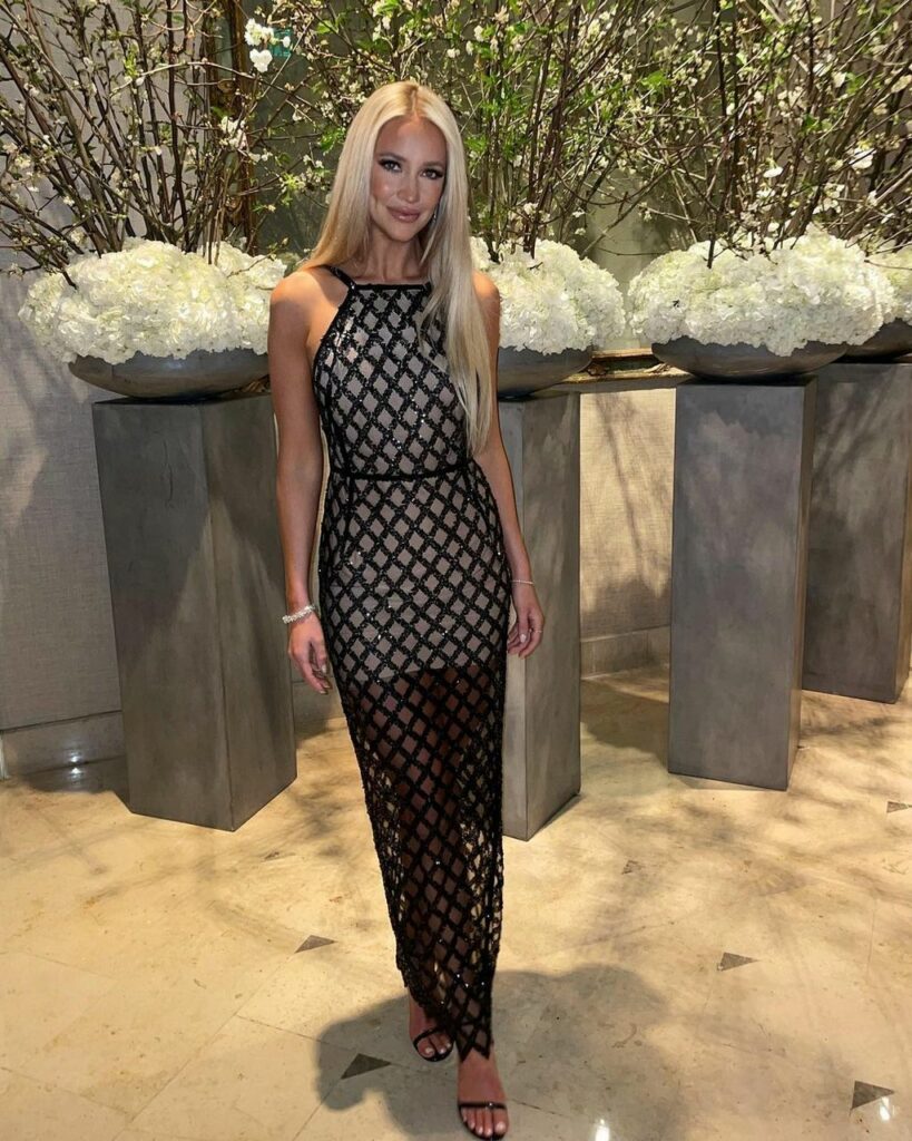 Ashley Brewer Feet (3 sexy photos)