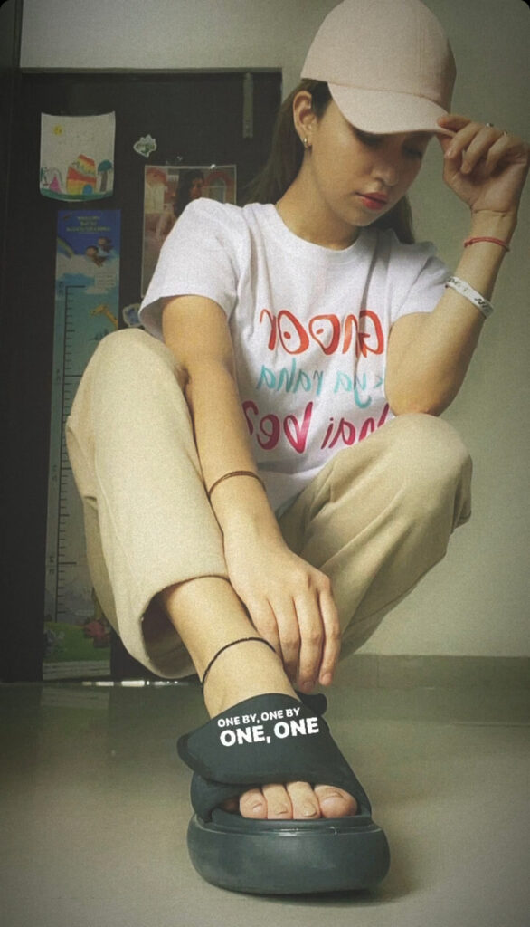 Bhumika Sharma Feet (3 sexy photos)