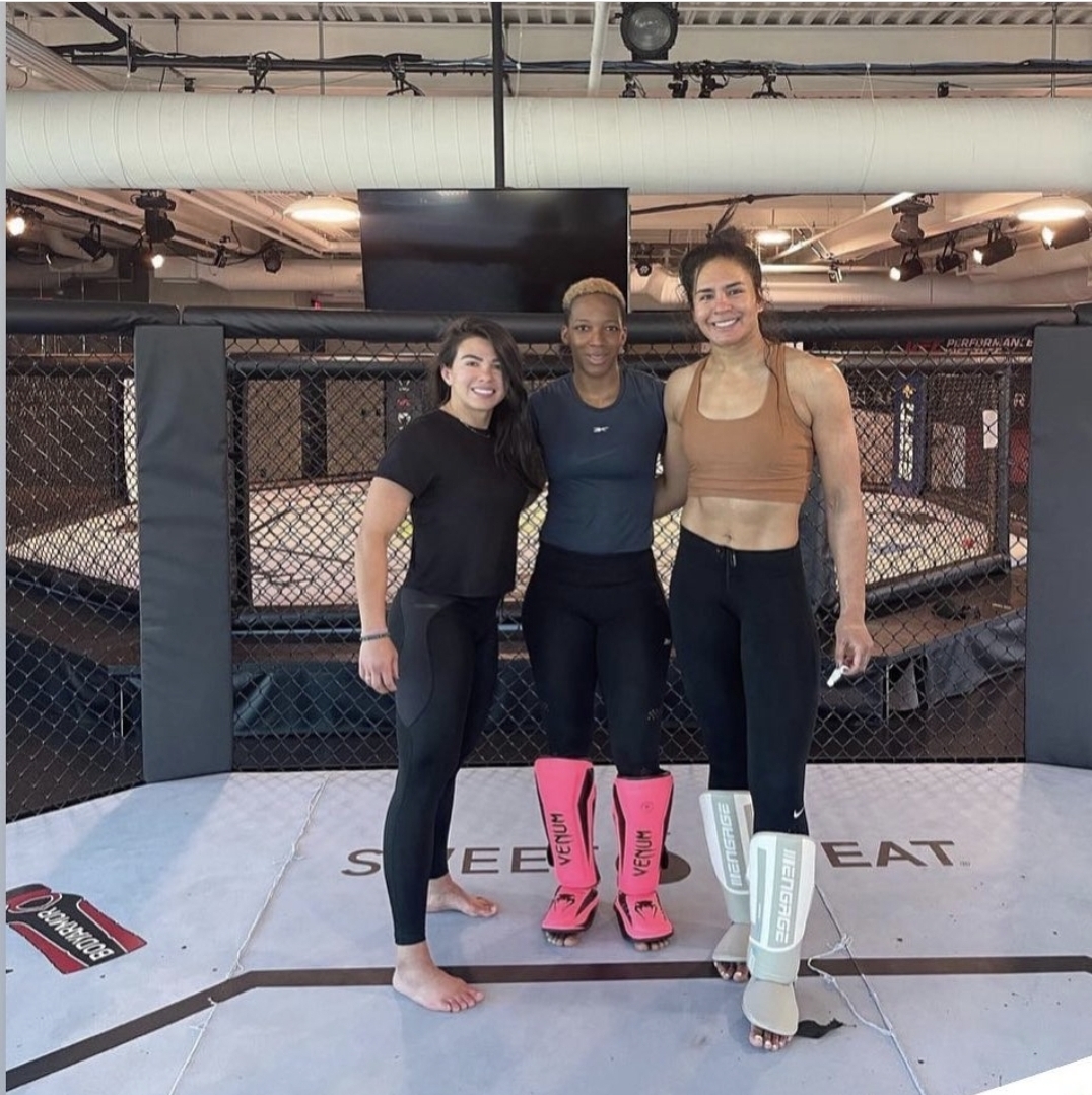 Claudia Gadelha Feet