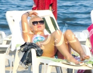 Cristina Dochianu Feet