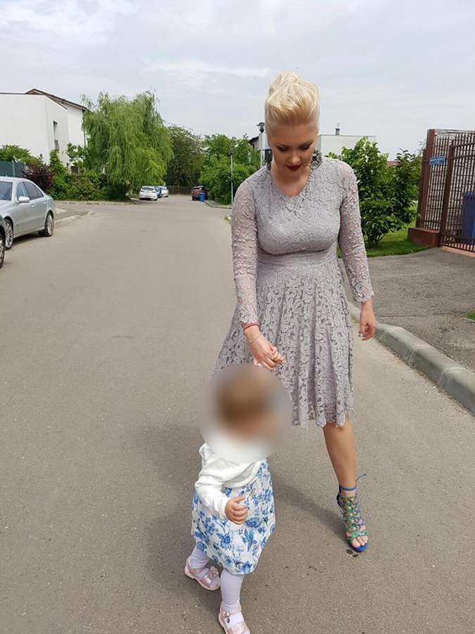 Cristina Dochianu Feet