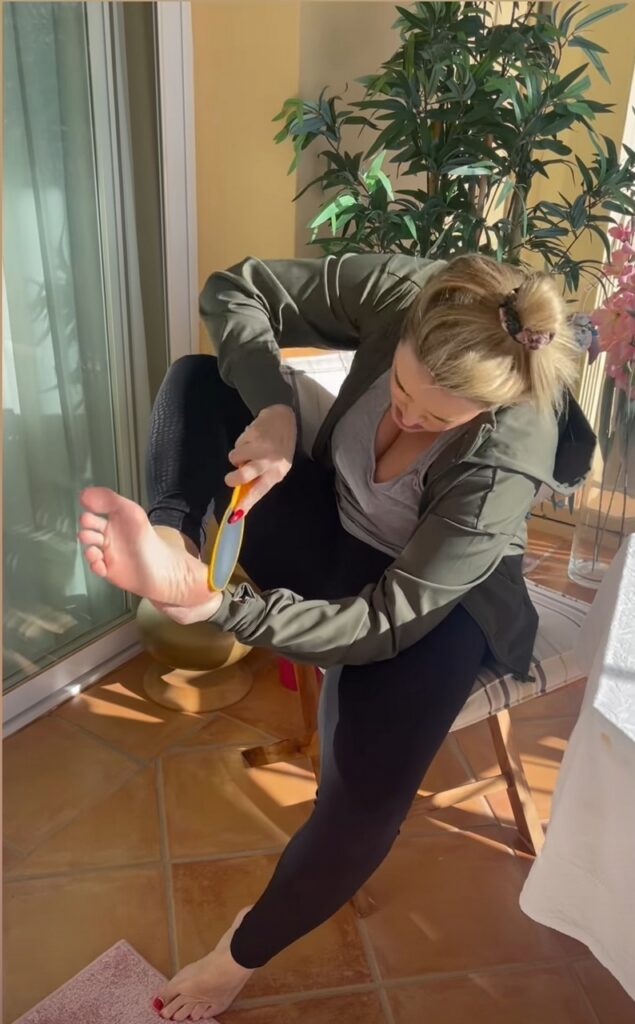 Daniela Katzenberger Feet (5 sexy photos)