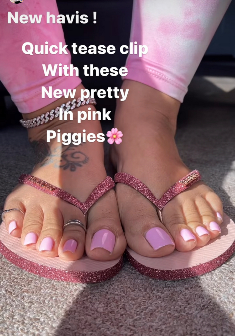 Deedee Rican Feet