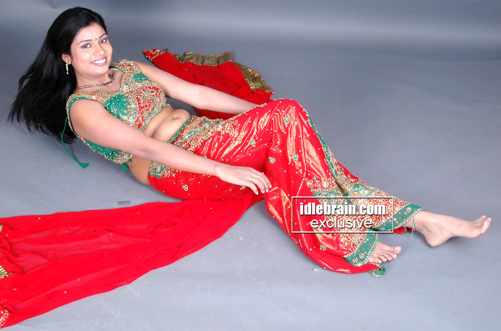 Divya Lakshmi Feet