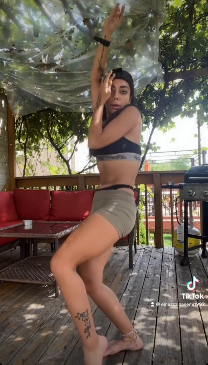 Elnaz Ghasemi Feet