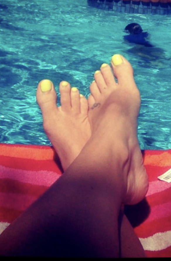 Em Rusciano Feet