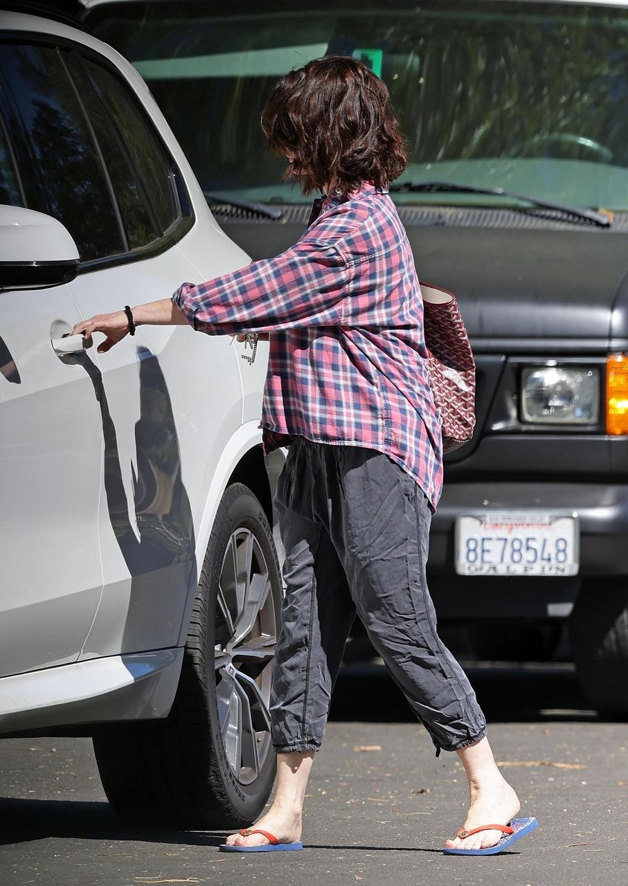 Evangeline Lilly Feet