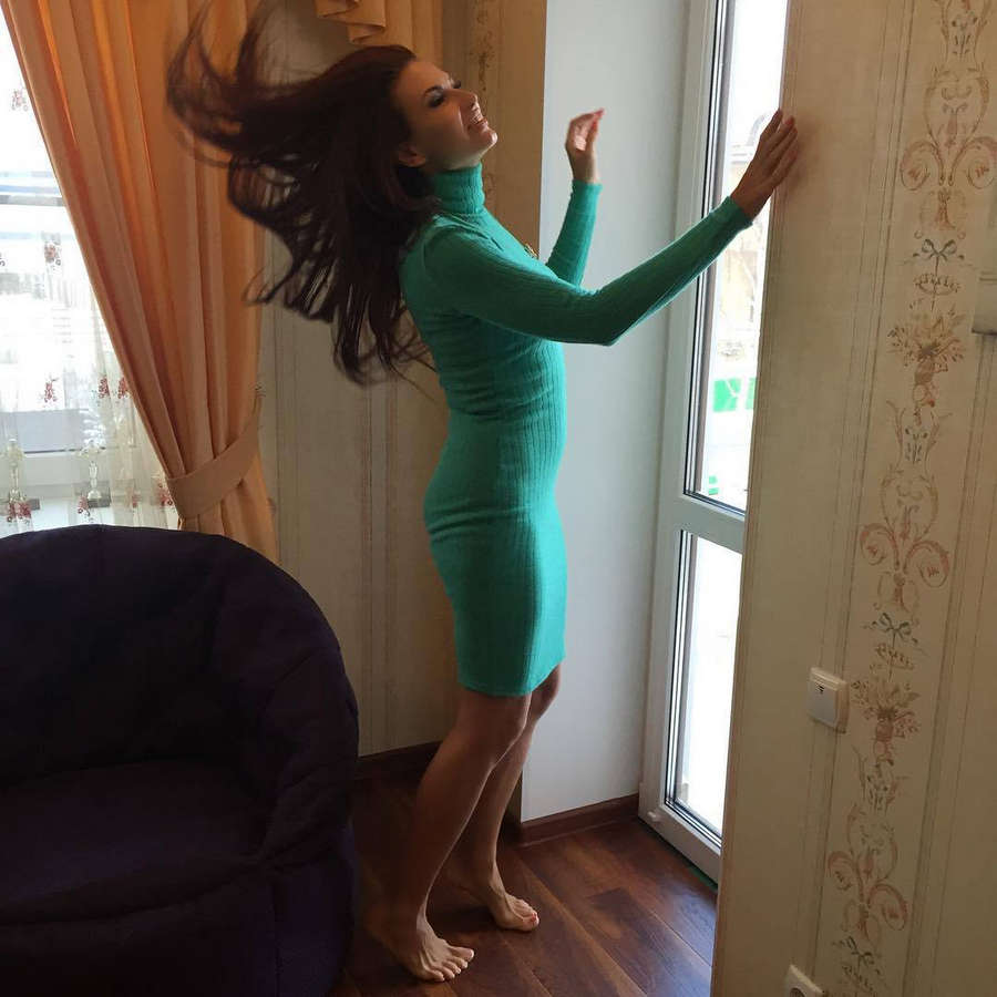 Evelina Bledans Feet