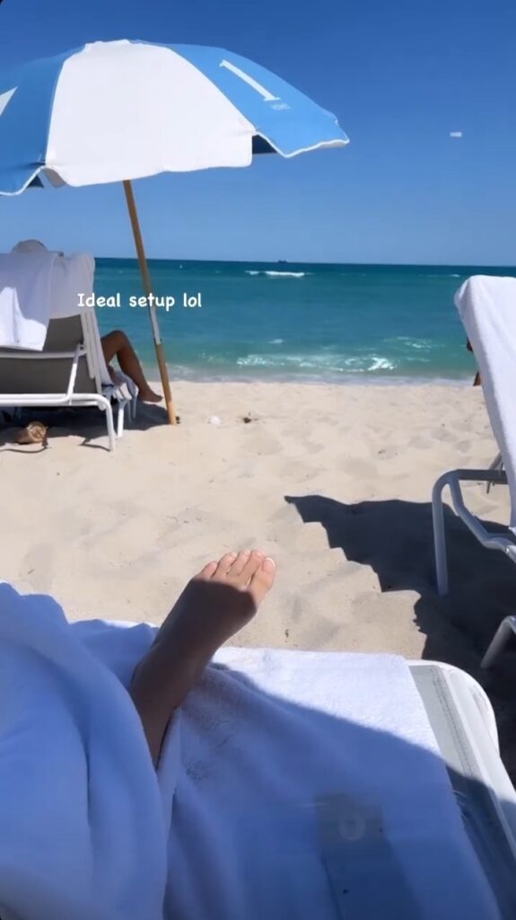 Genie Bouchard Feet (25 sexy photos)