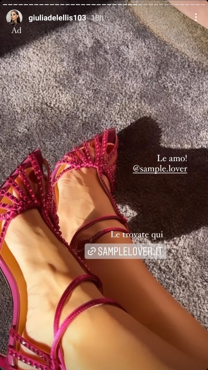 Giulia De Lellis Feet