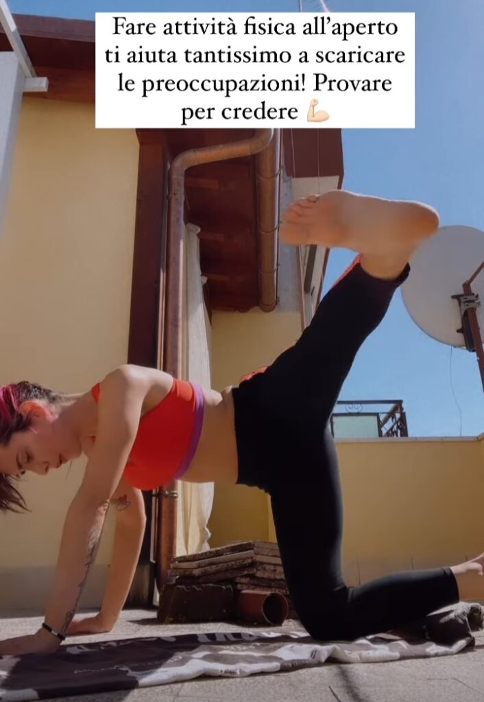 Giulia Penna Feet (6 sexy photos)