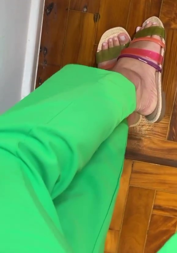 Hariany Almeida Feet