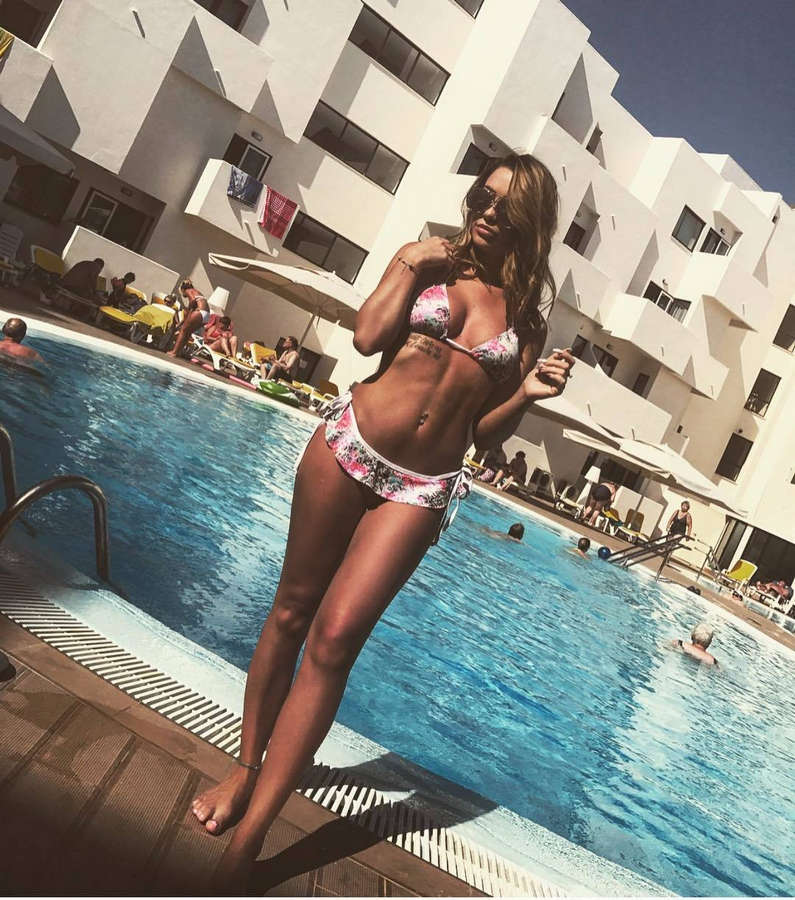 Harriette Harper Feet