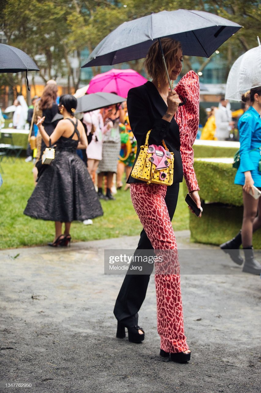 Heidi Gardner Feet