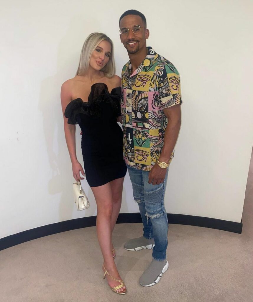 Helen Flanagan Feet (5 sexy photos)