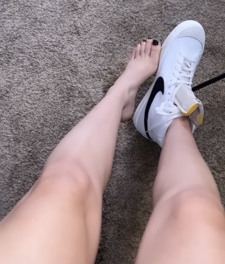 Indiana Massara Feet