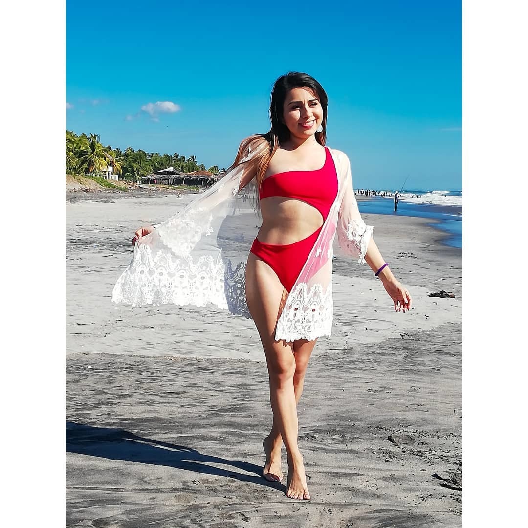 Ivonne Renderos Feet