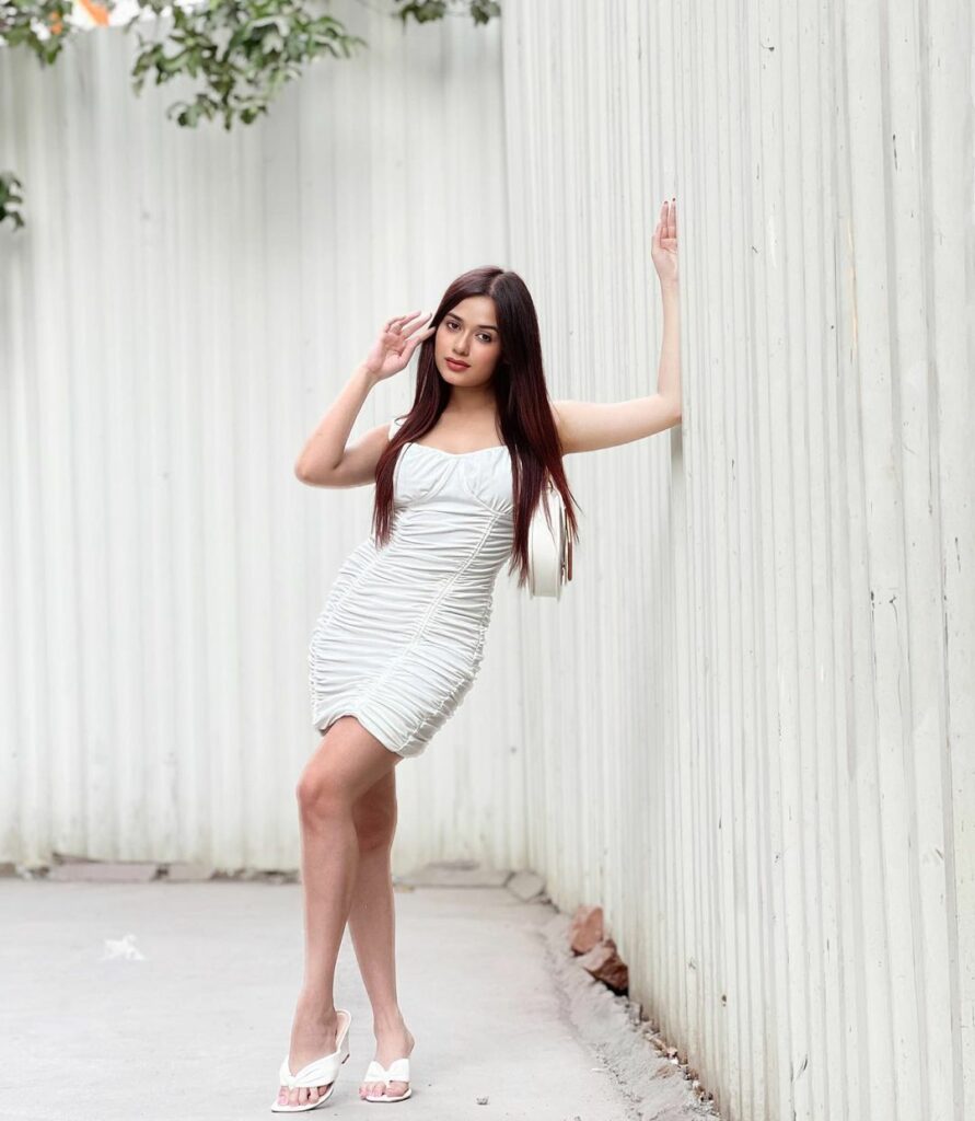 Jannat Zubair Rahmani Feet (29 sexy photos)