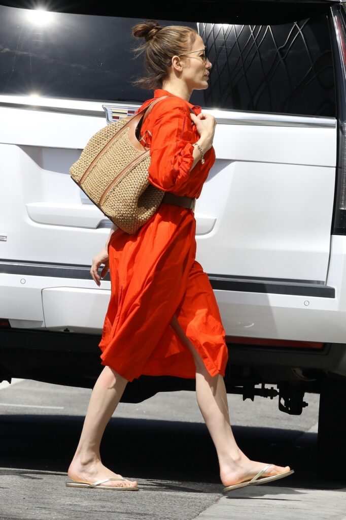 Jennifer Lopez Feet (6 sexy photos)