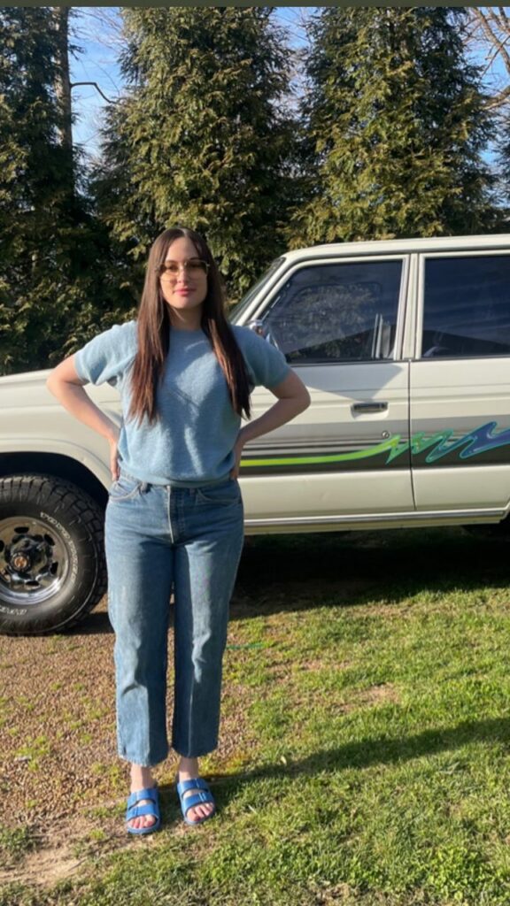 Kacey Musgraves Feet (3 images)