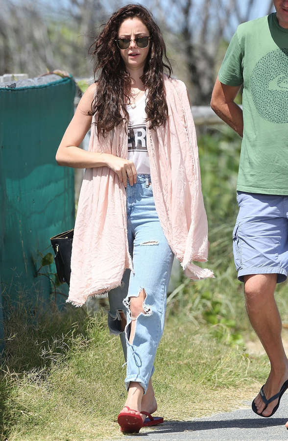 Kaya Scodelario Feet