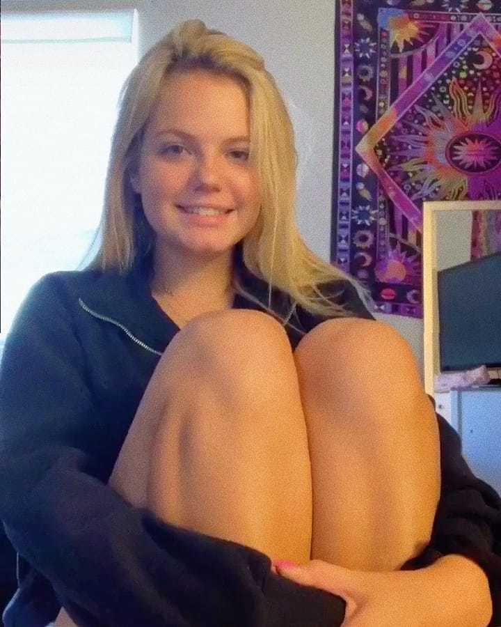 Kyla Deaver Feet