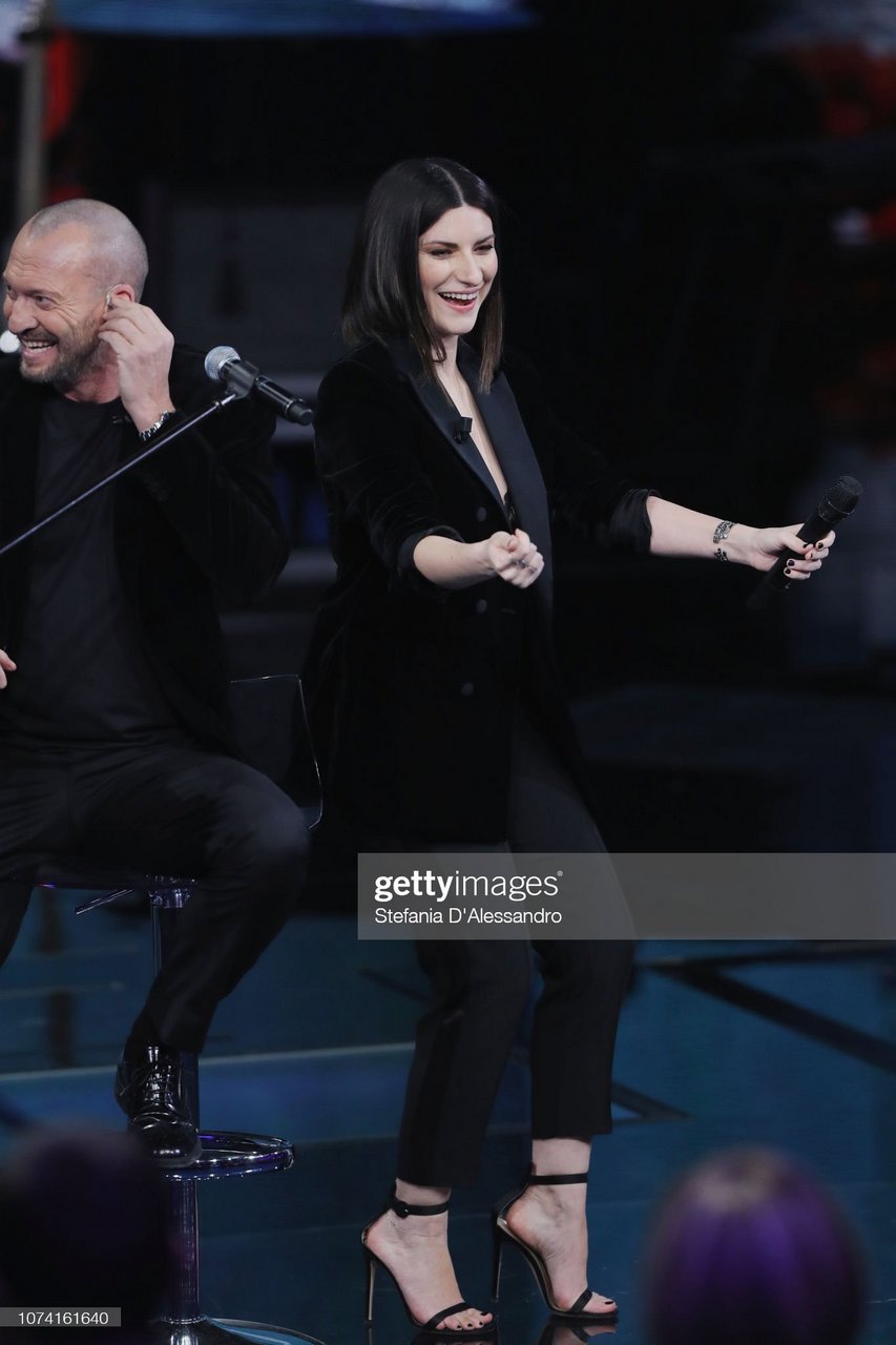 Laura Pausini Feet