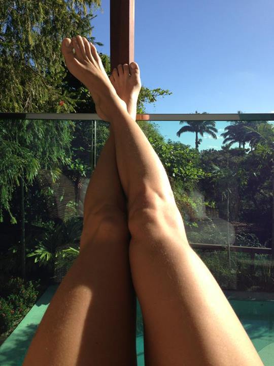 Luiza Valdetaro Feet