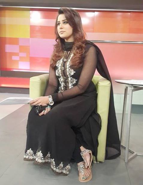 Madiha Naqvi Feet