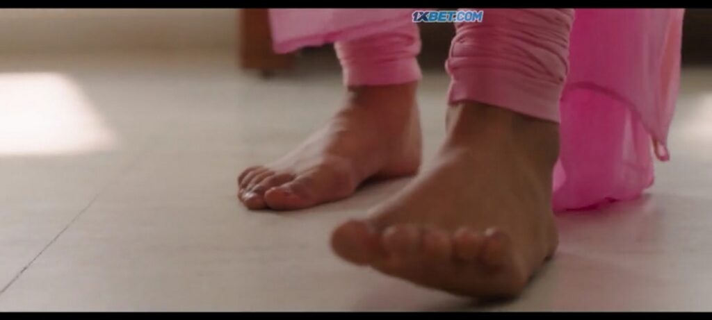 Meenakshii Chaudhary Feet (2 images)