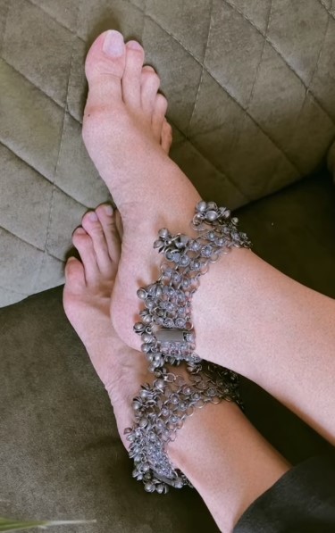 Pavitra Punia Feet