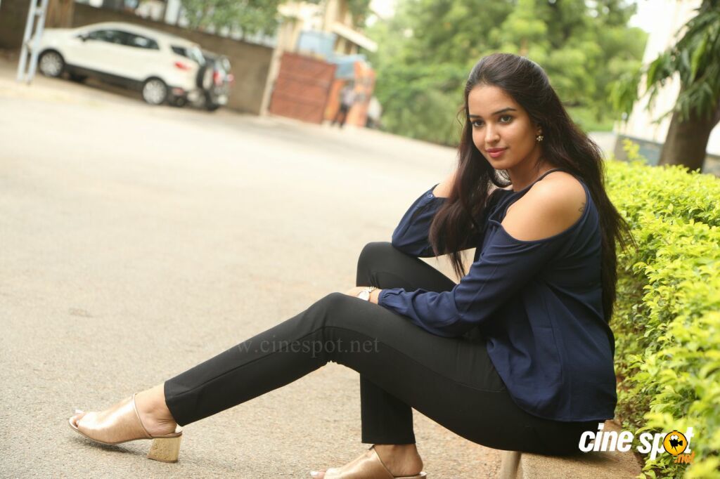 Pujita Ponnada Feet