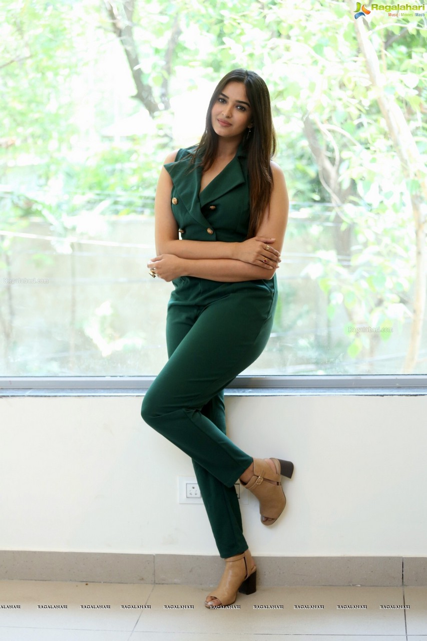 Pujita Ponnada Feet