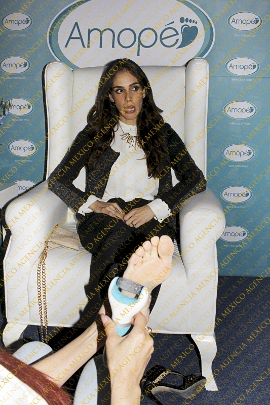 Sandra Echeverria Feet