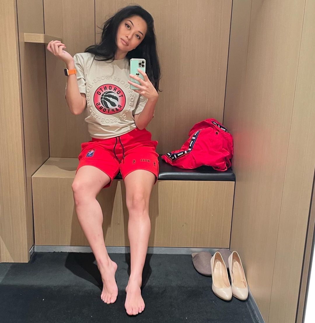 Sarah Lian Feet