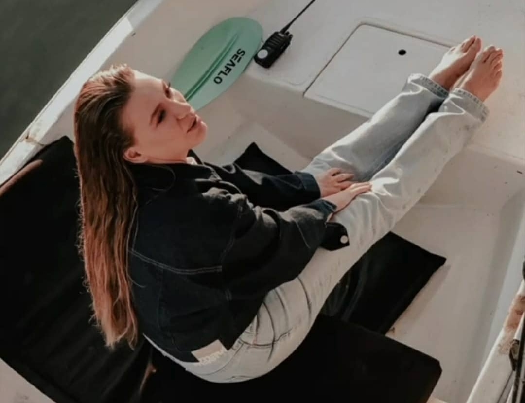 Serenay Sarikaya Feet