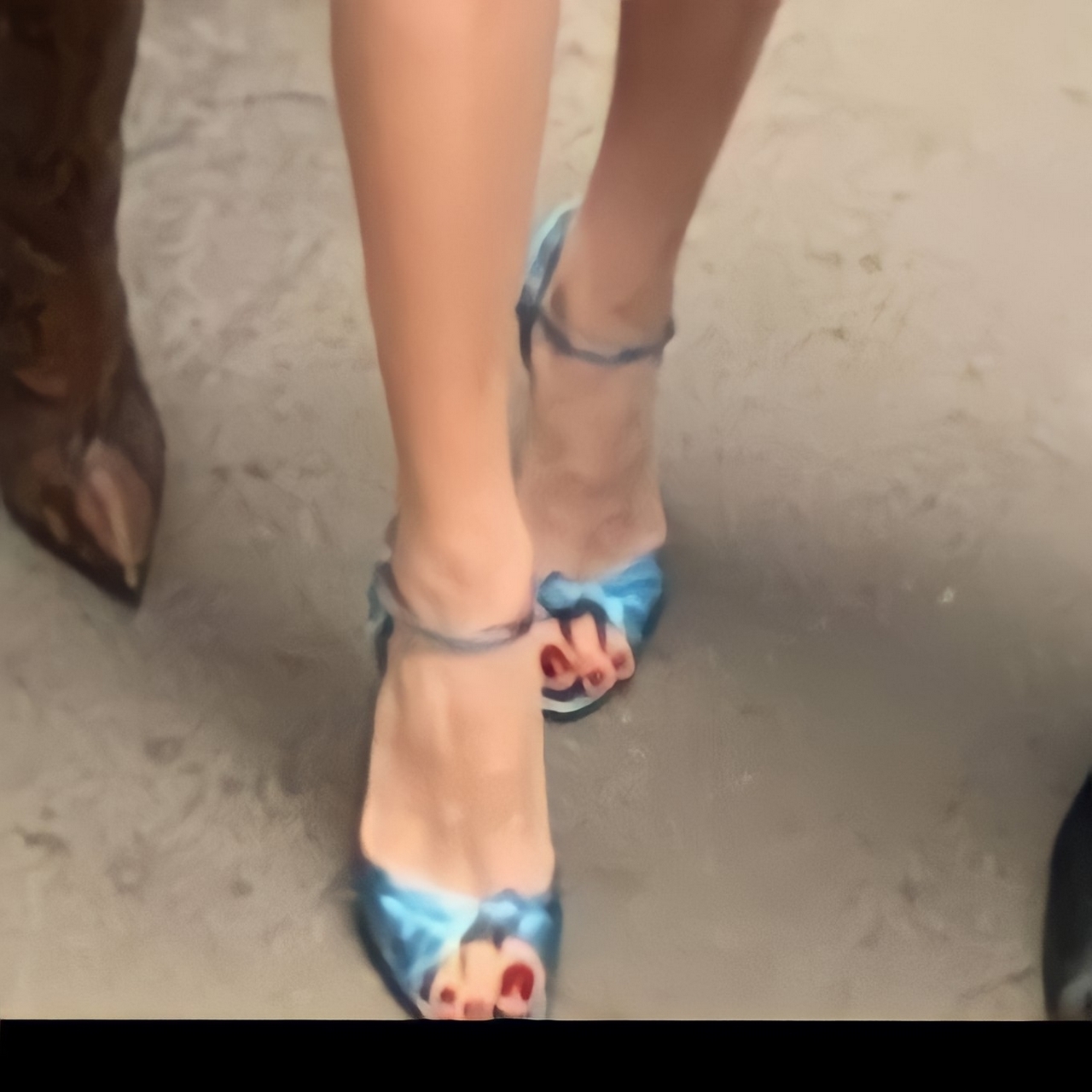 Serenay Sarikaya Feet