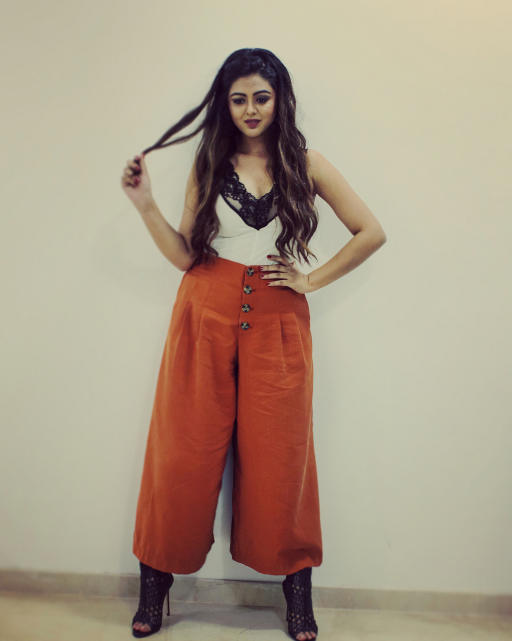 Shafaq Naaz Feet