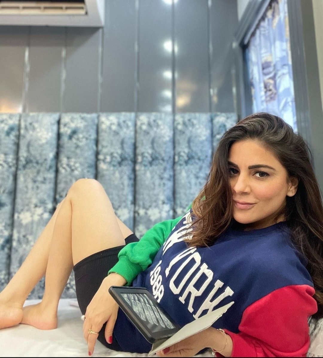 Shraddha Arya Feet