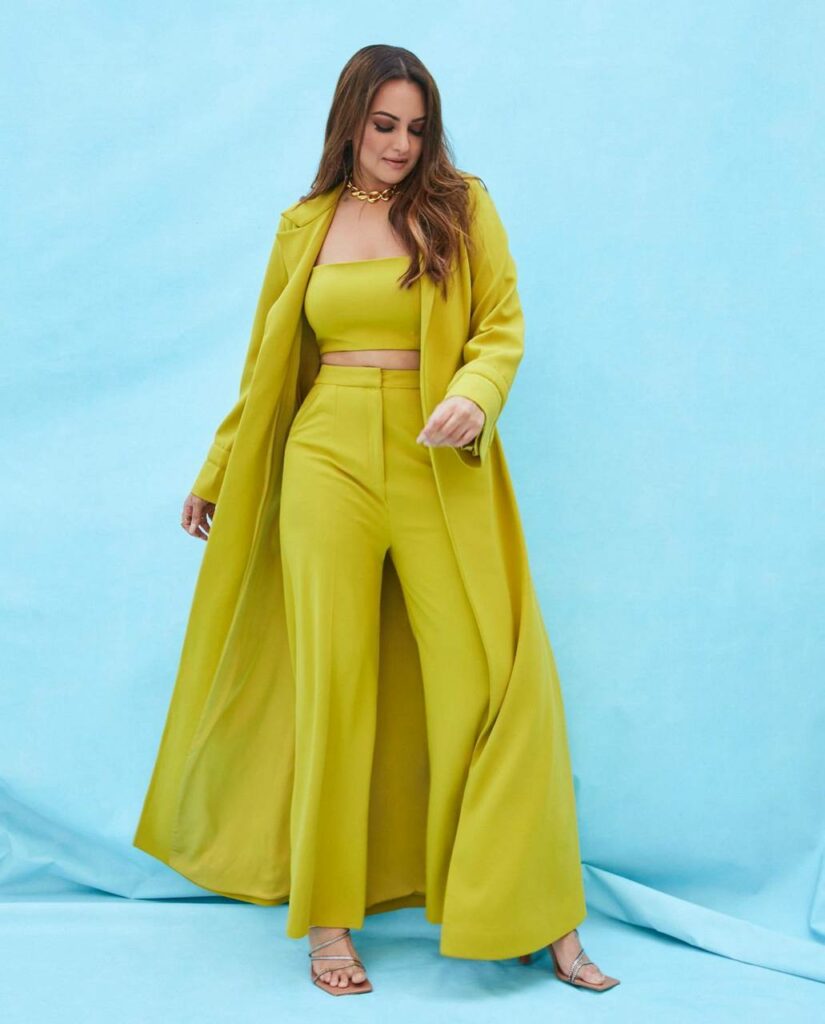 Sonakshi Sinha Feet (6 sexy photos)