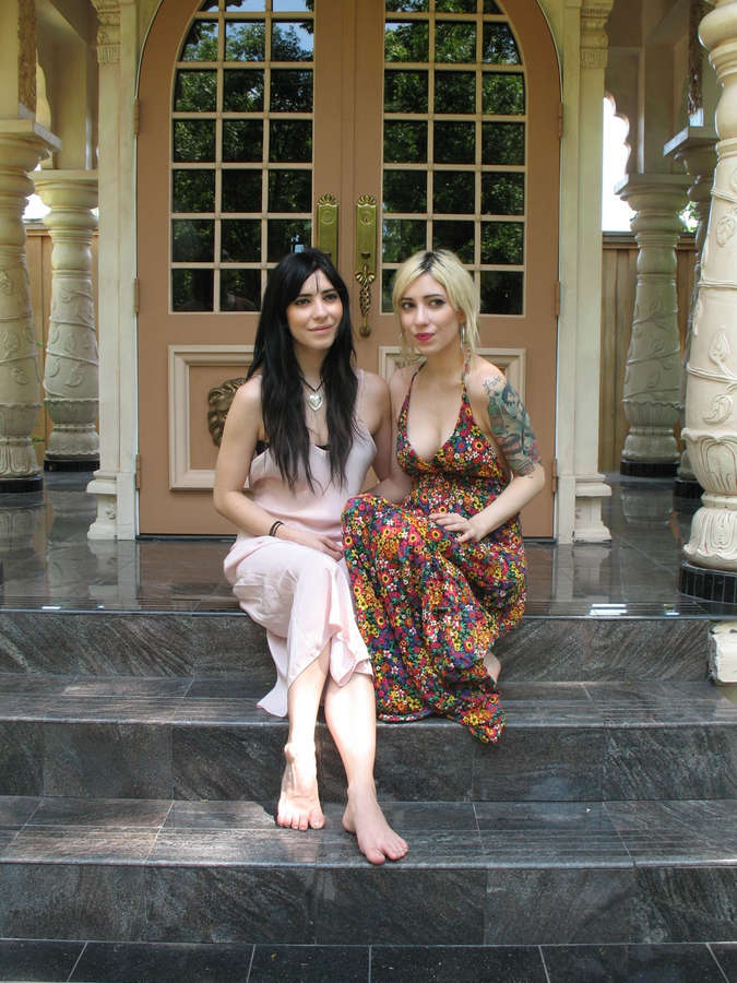 The Veronicas Feet