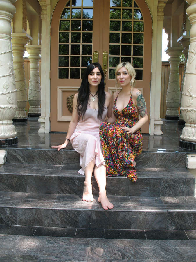 The Veronicas Feet